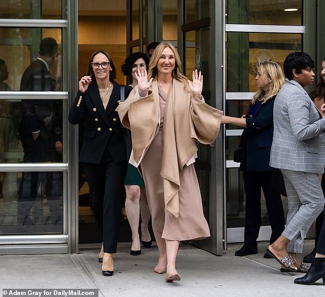 El “gurú” del culto sexual del orgasmo condenado a nueve años de prisión y a pagar 890.000 dólares a las víctimas