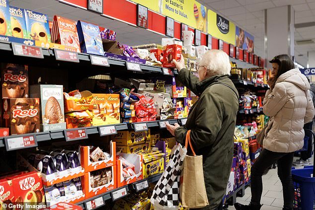 Los británicos están pagando un 9% más por los huevos de Pascua que el año pasado mientras el conflicto con Irán continúa a fuego lento, después de que la escasez mundial de cacao provocara una crisis de costos.