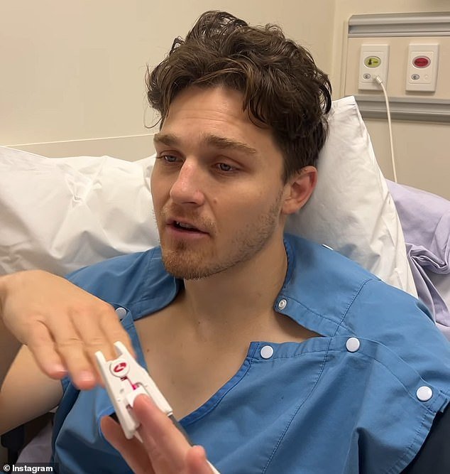 Vea el extraño momento en que la estrella de la NRL dice tonterías sobre el fútbol mientras se despierta después de una cirugía por una lesión grave.