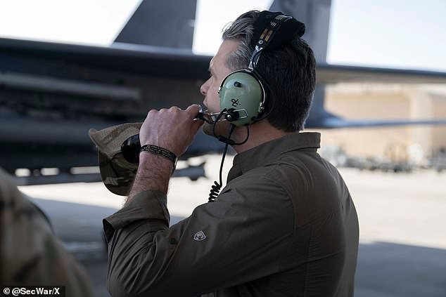 Pete Hegseth viajó en secreto a Oriente Medio para reunirse con las tropas estadounidenses antes de una posible invasión terrestre por parte de Irán.