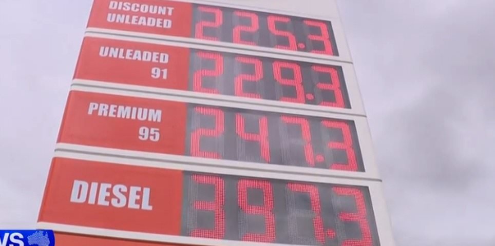 Una sola imagen en una gasolinera resume la crisis del combustible que azota a Australia, mientras se emite una nueva advertencia para millones de automovilistas durante el largo fin de semana de Pascua.