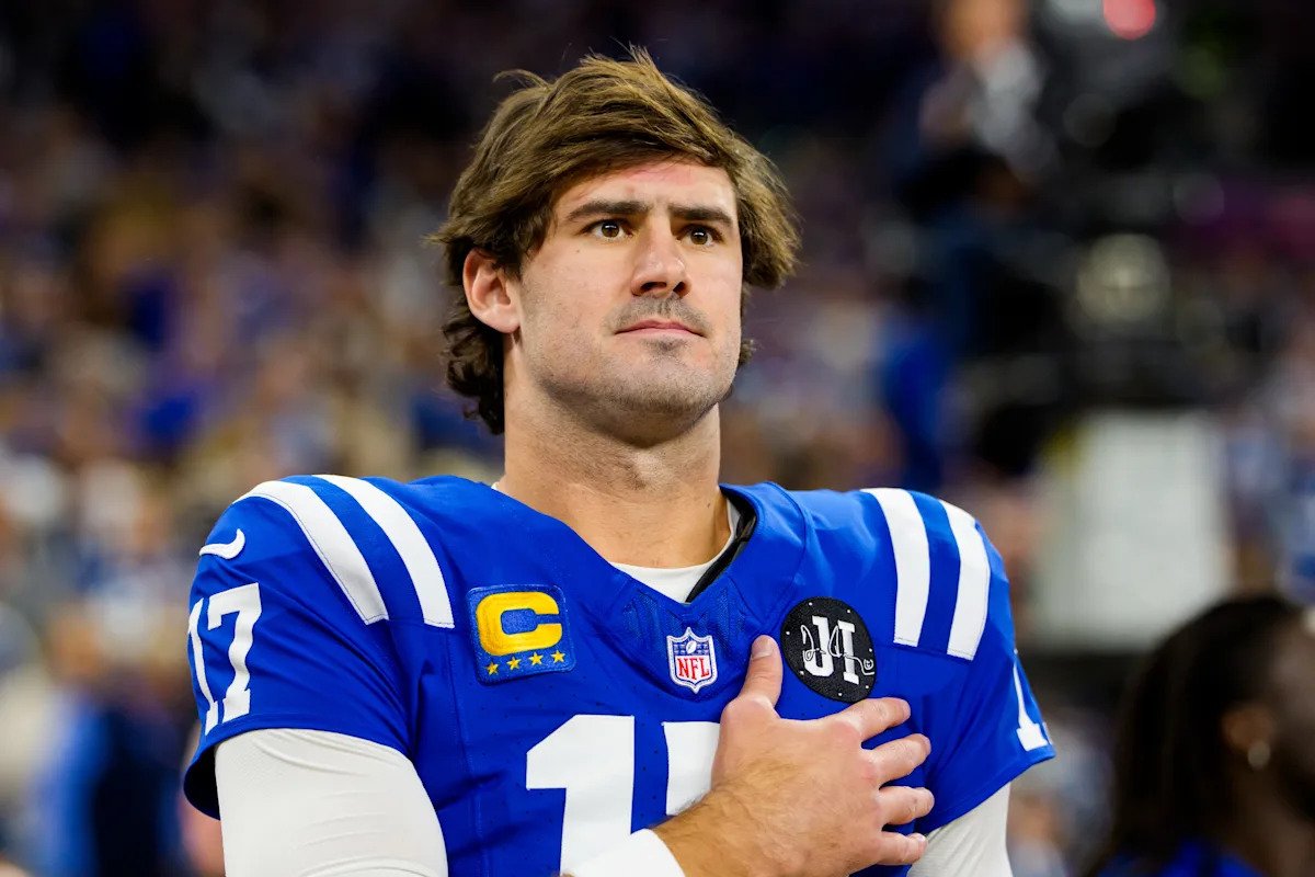 Los Colts le están dando al QB Daniel Jones el papel interino después de que las dos partes no lograron llegar a un acuerdo a largo plazo.