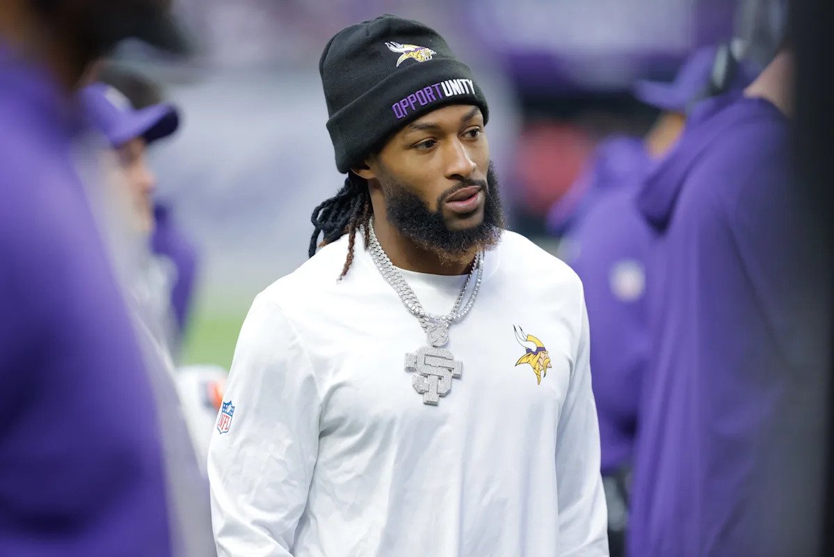 Según los informes, los Vikings liberaron a los veteranos Aaron Jones y Javon Hargrave; Siga la competencia de QB para JJ McCarthy