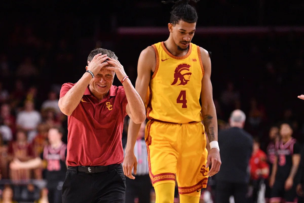 Chad Baker-Mazara estará fuera durante la última semana en la USC mientras los Trojans intentan evitar la derrota y avanzar en el Torneo de la NCAA.