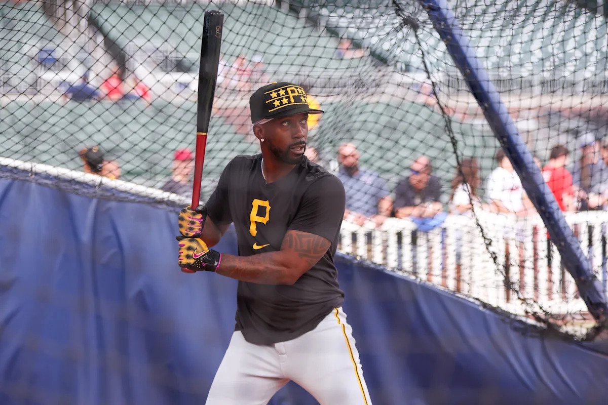 Andrew McCutchen firma contrato de ligas menores con los Rangers