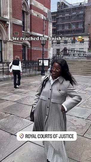 Eni Aluko celebra cuando recibe £339,000 después de demandar a Joey Barton por sus tweets ofensivos, mientras él está bajo custodia enfrentando cargos de GBH.