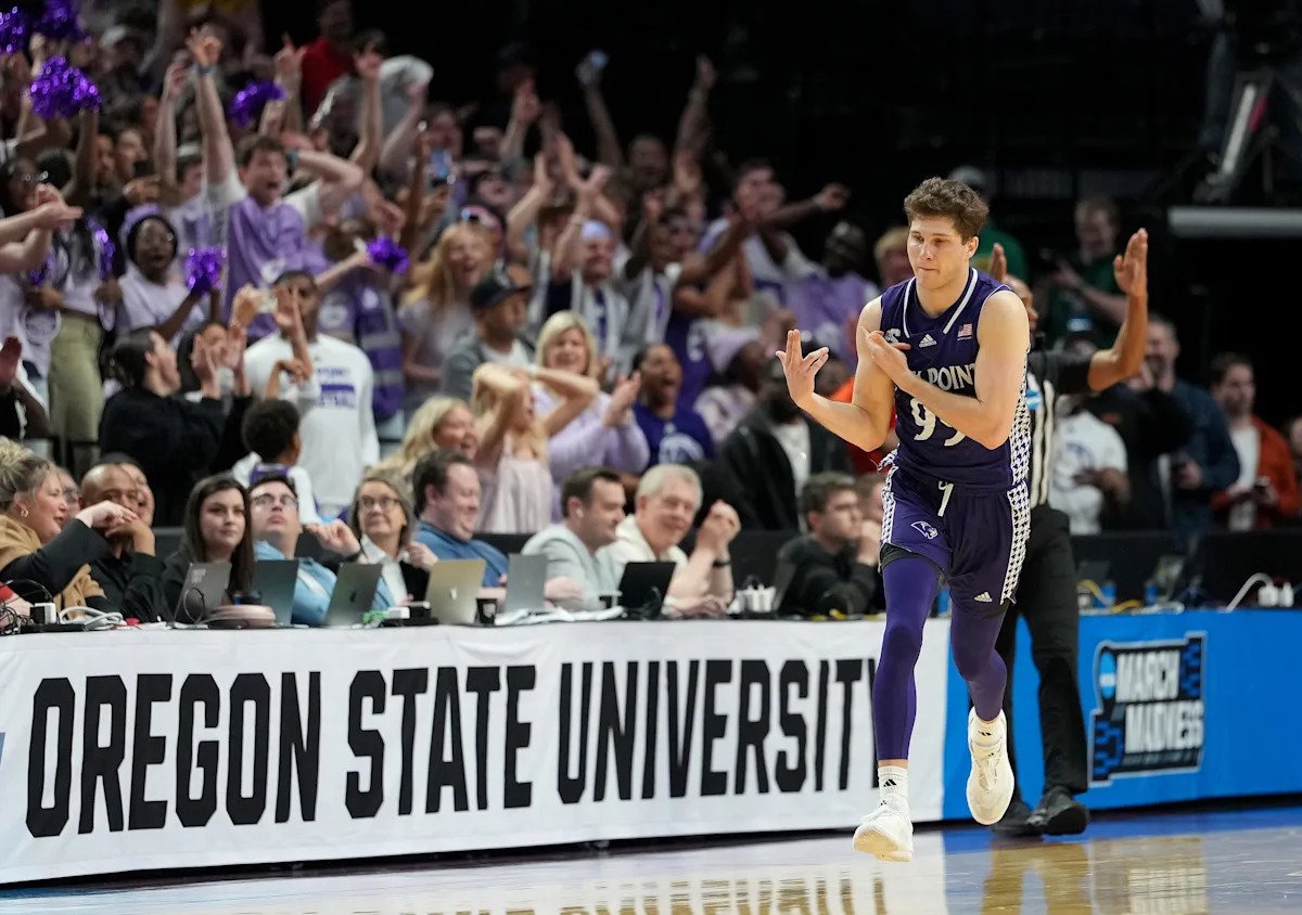 El No. 12 High Point se recupera de un 10 abajo para derrotar al No. 5 Wisconsin en el thriller March Madness