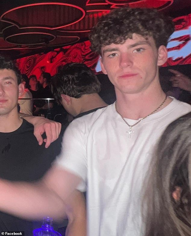 El estudiante de Alabama Jimmy Gracey estaba SOLO cuando fue a su muerte en Barcelona, dice la policía, mientras la autopsia revela la triste causa de la muerte del joven de 20 años.