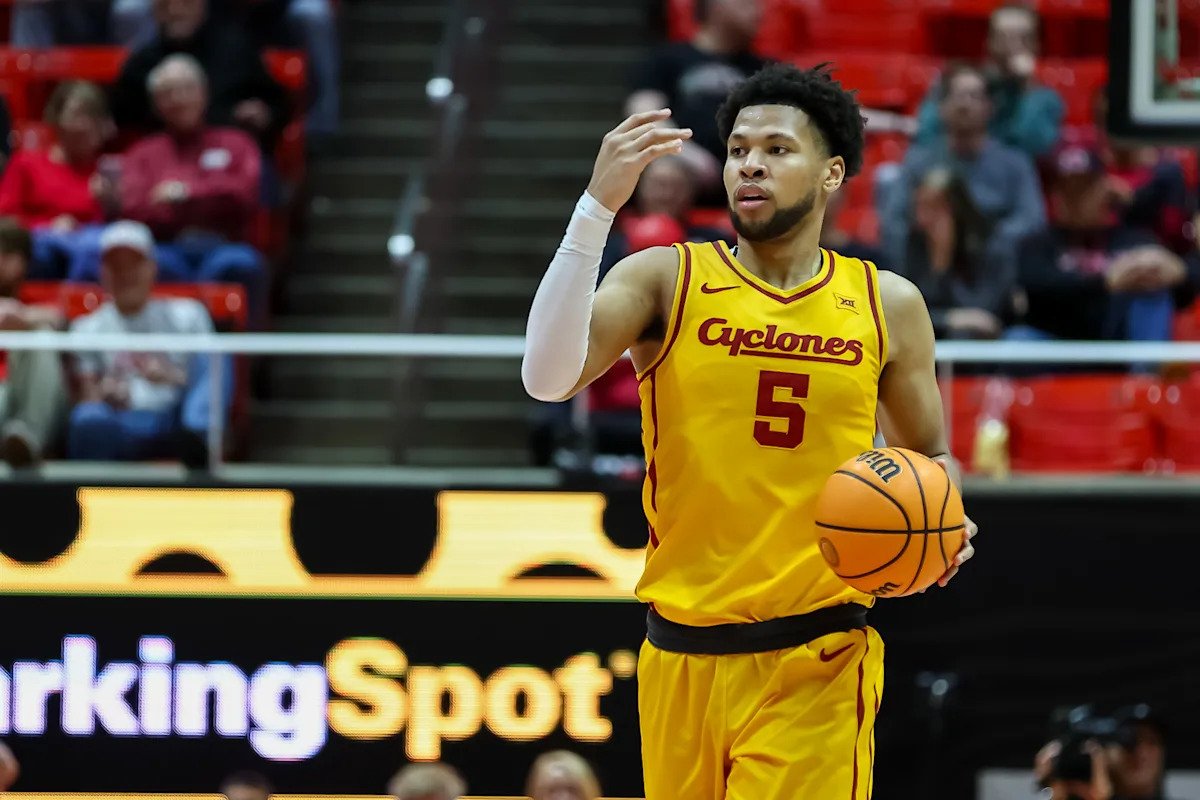 El delantero estrella de Iowa State, Joshua Jefferson, sufre una aparente lesión en el tobillo izquierdo al comienzo de la primera ronda del Torneo de la NCAA.