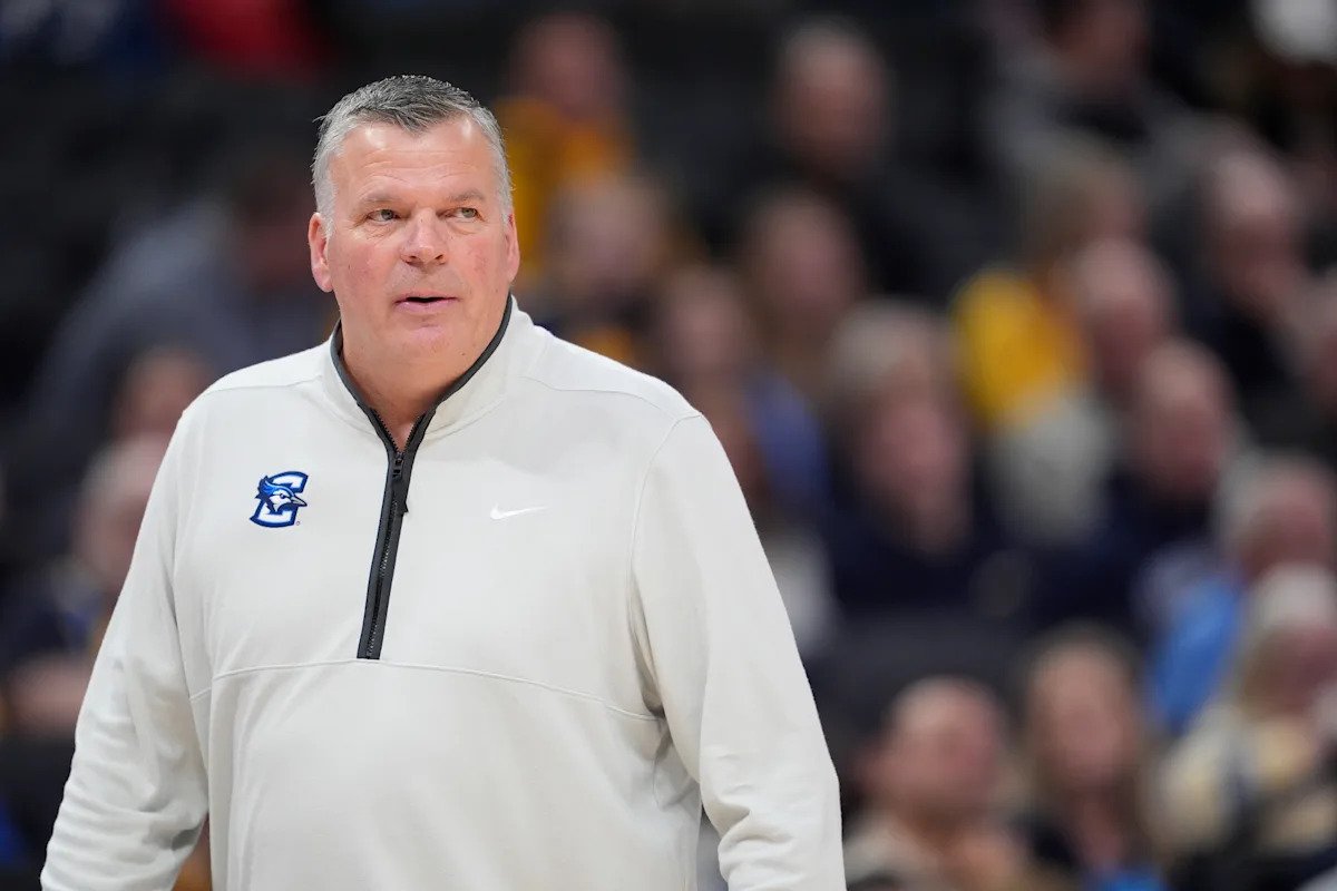 Según los informes, el entrenador de Creighton, Greg McDermott, se retirará al final de la temporada, poniendo fin a su mandato de 16 años con el equipo.