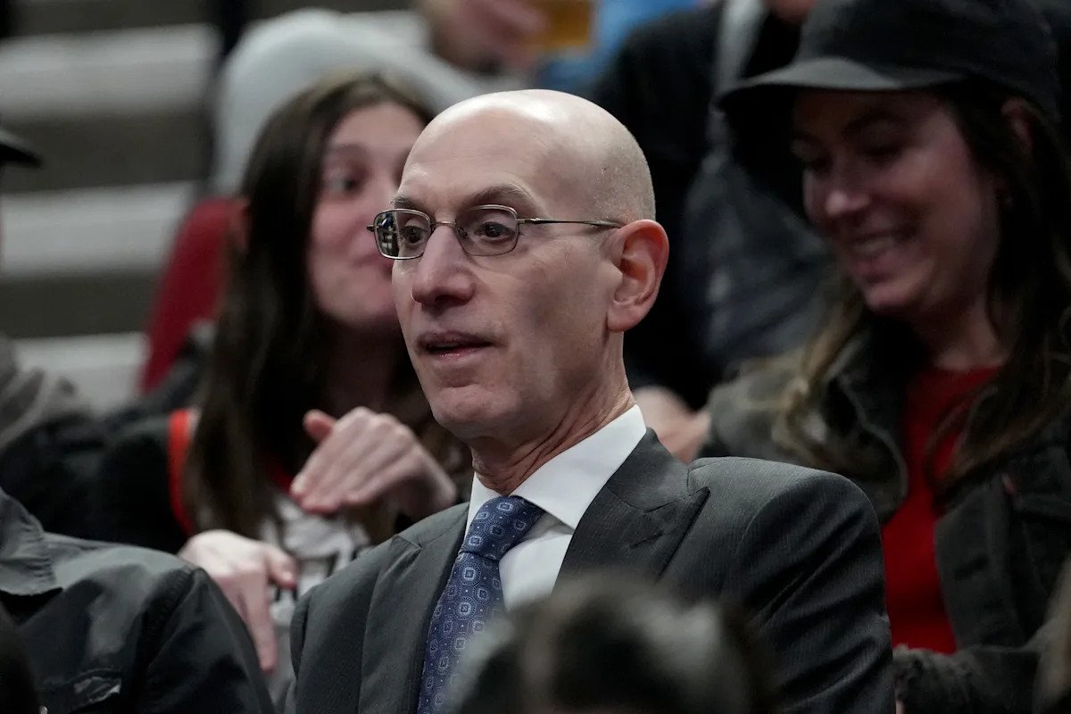 Adam Silver sobre el reabastecimiento de combustible: “Lo arreglaremos”. Punto.’