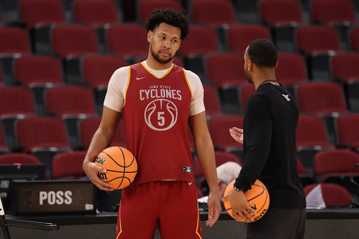 Según los informes, el All-American del estado de Iowa, Joshua Jefferson, está fuera para el juego Sweet 16 contra Tennessee