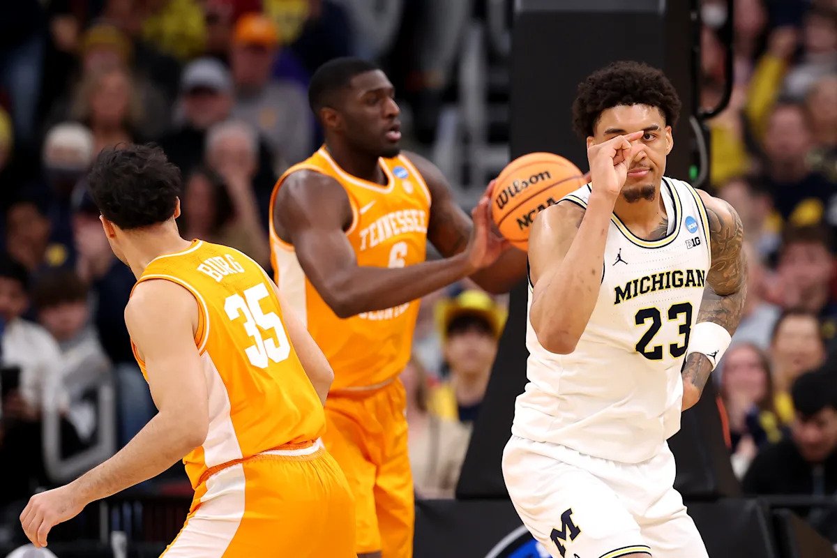 Los Michigan Wolverines No. 1 avanzan a la Final Four después de derrotar al No. 6 Tennessee para lograr la victoria masculina Elite Eight más desigual en 37 años.