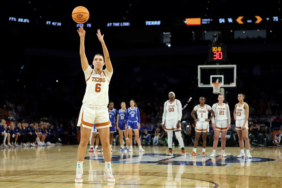 March Madness 2026: Cómo ver el partido Texas vs Michigan Elite Eight en el torneo de baloncesto femenino de la NCAA esta noche