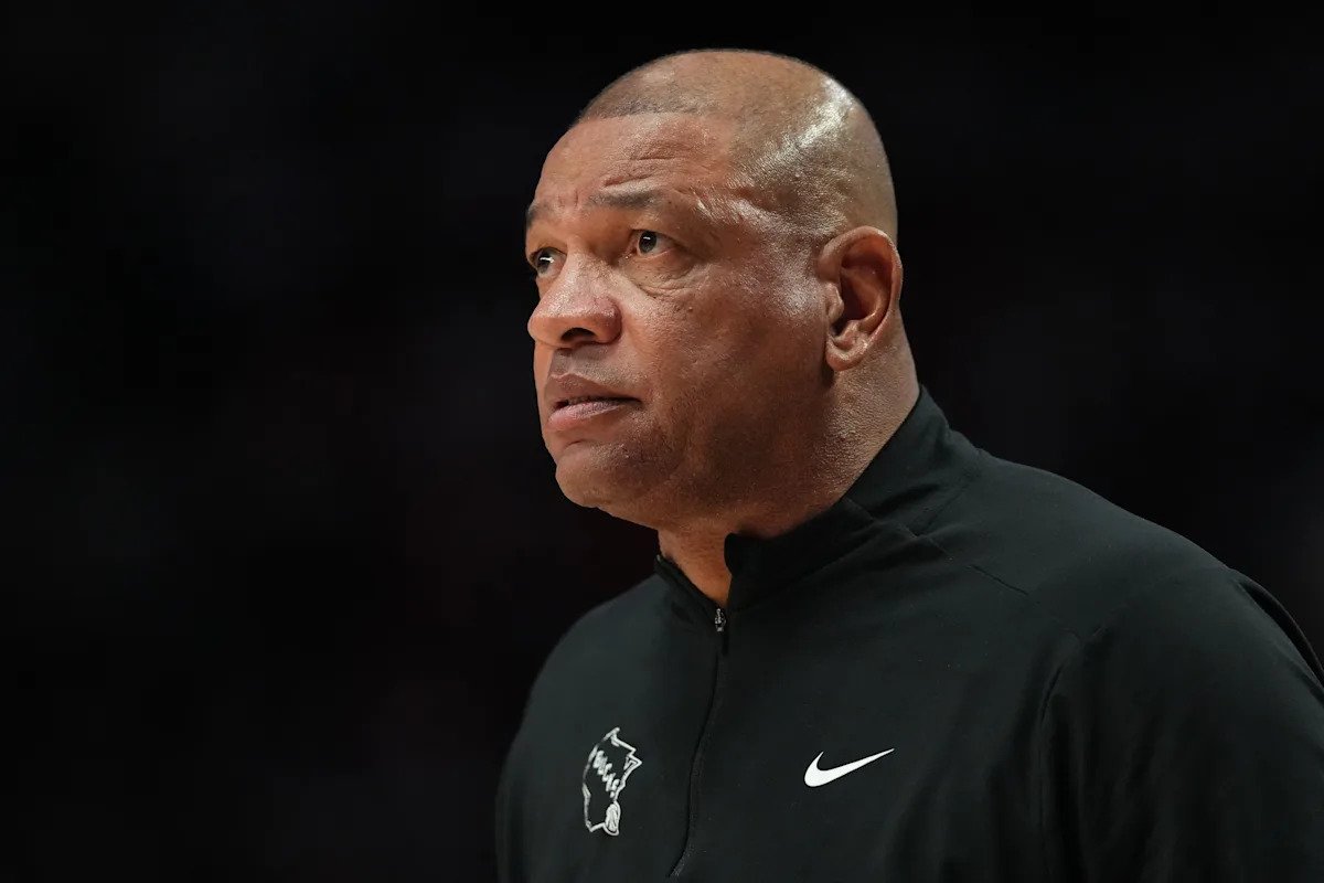 Según los informes, Doc Rivers, Candace Parker, Elena Delle Donne y Amar’e Stoudemire han sido incluidos en el Salón de la Fama del Baloncesto Naismith Memorial.