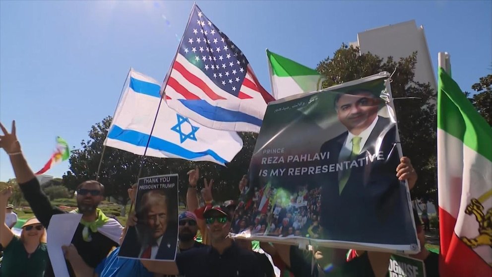 Video de protestas y vítores por los ataques de Estados Unidos a Irán