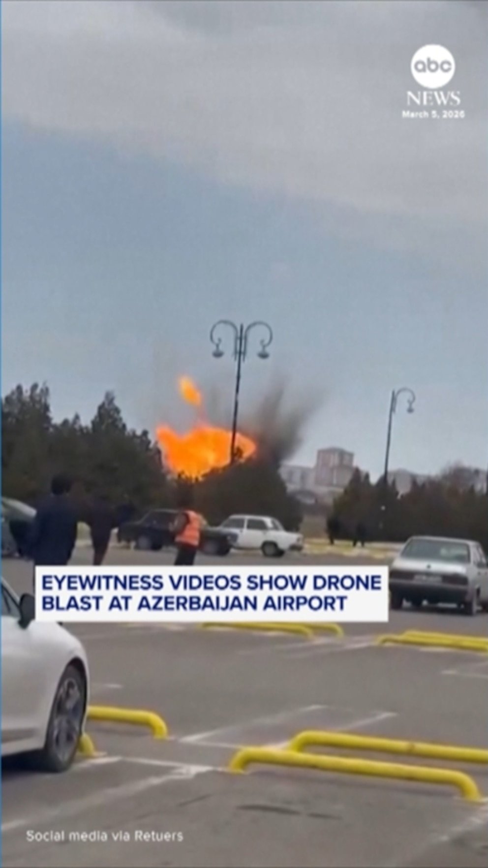 MIRAR: Video de un testigo presencial muestra el ataque con drones al aeropuerto de Azerbaiyán