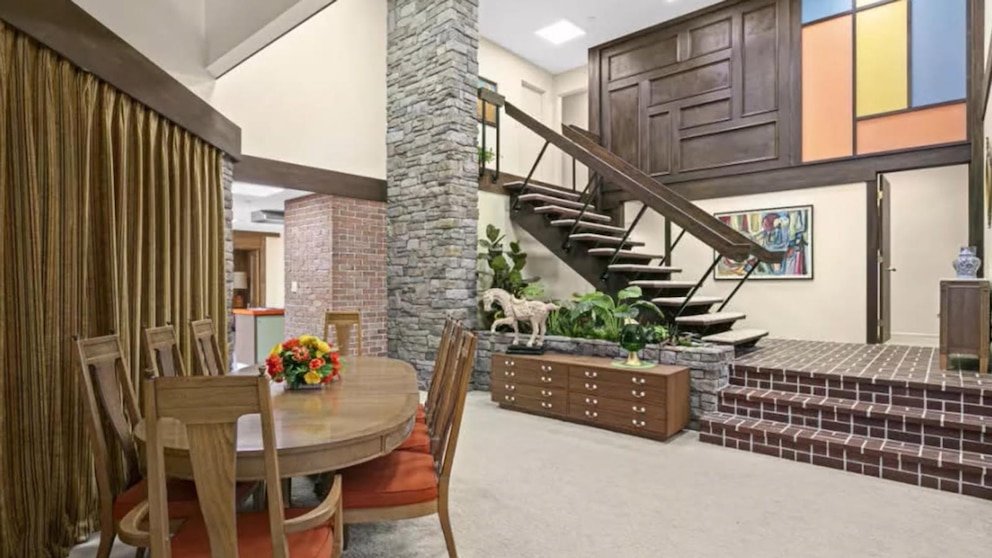 MIRA: Casa de ‘La Tribu Brady’ designada monumento histórico-cultural