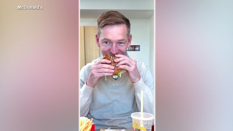 MIRAR: Estalla una guerra civil entre los directores ejecutivos de comida rápida en las redes sociales