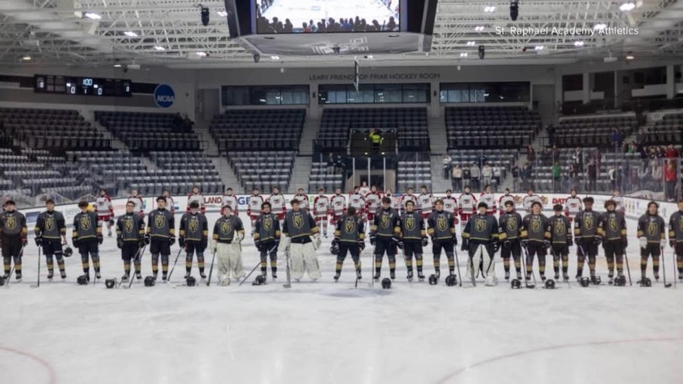 Video David Muir comparte el momento en que un jugador de hockey de secundaria marca un gol y envía a su equipo a la final