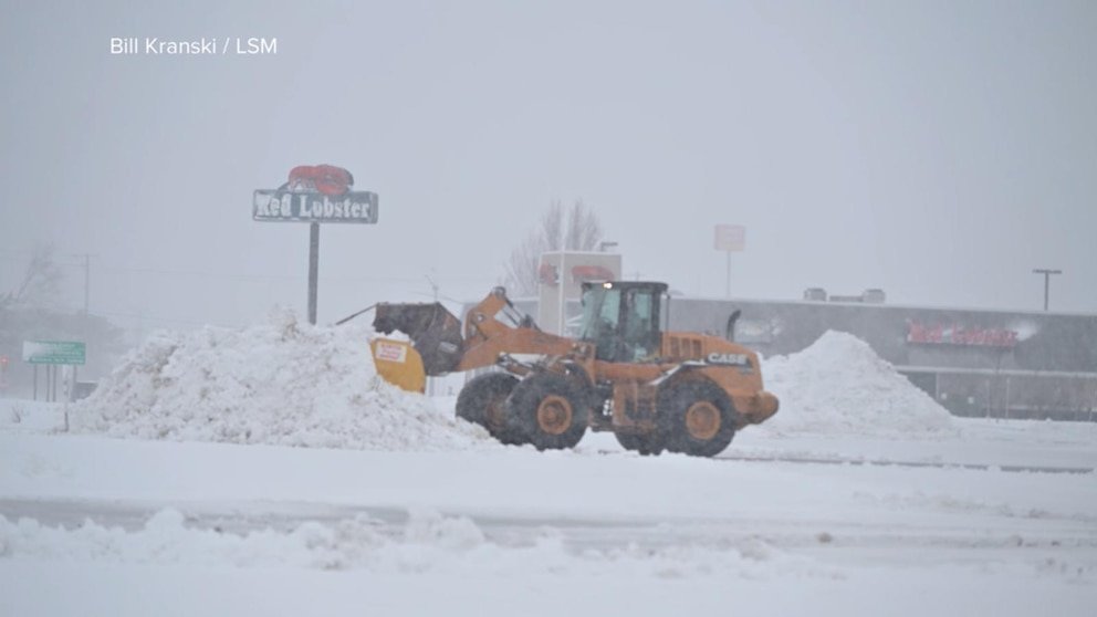 MIRAR: Una poderosa tormenta que atraviesa el país azota el Medio Oeste y se dirige hacia la costa este