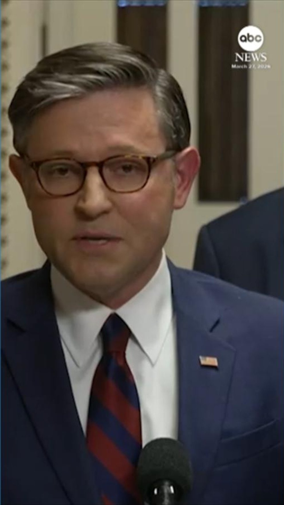 Locutor de video Mike Johnson: “¿Quién puede culpar a los agentes de la TSA por renunciar durante el cierre?”