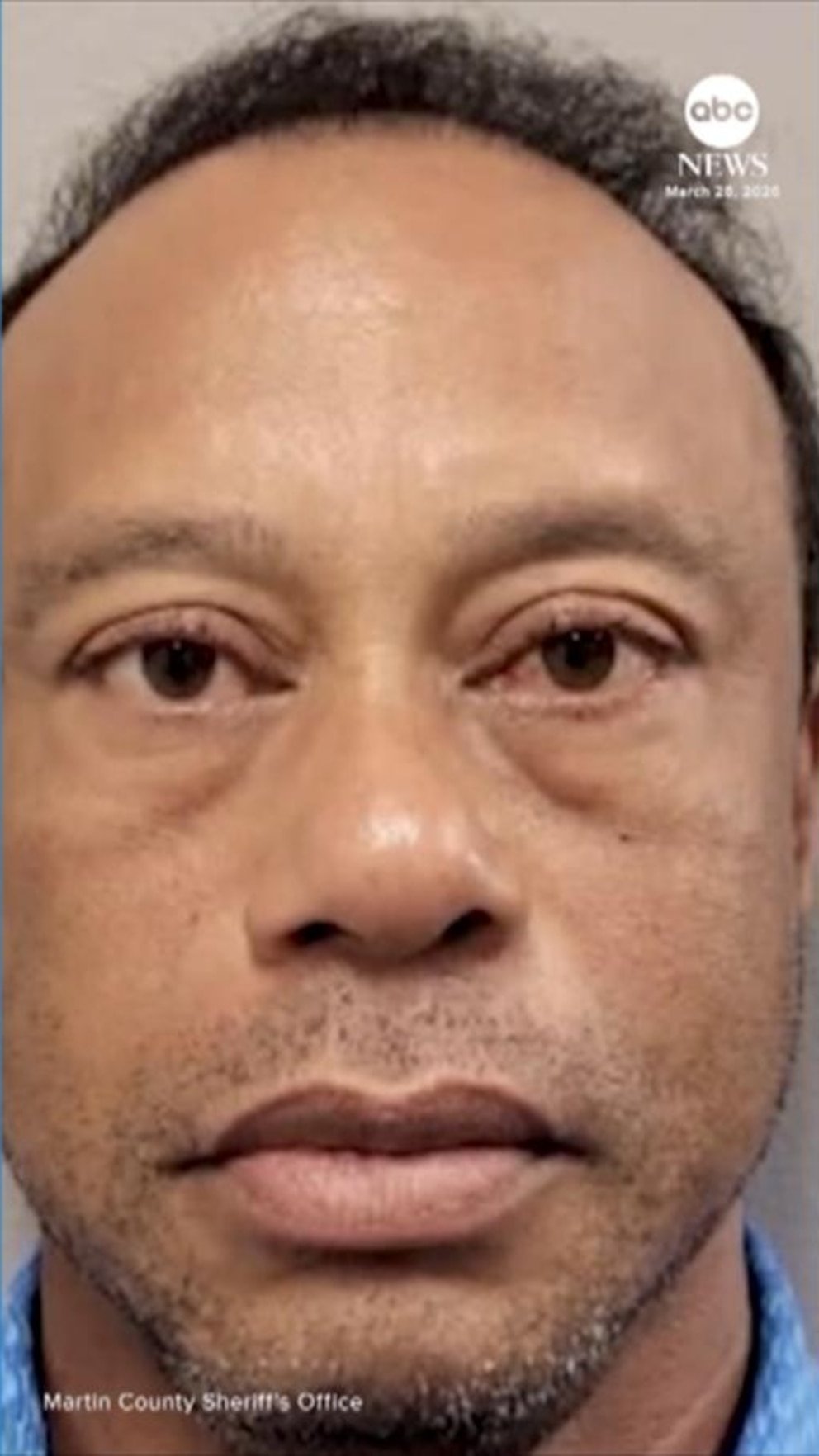 Vídeo: Tiger Woods acusado de conducir bajo los efectos del alcohol tras un accidente de vuelco