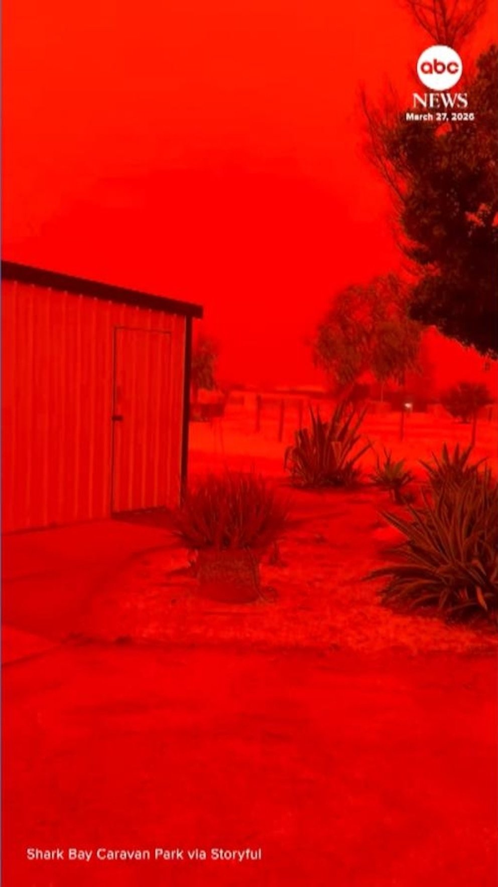 Vídeo El cielo en Australia Occidental se tiñe de rojo por el ciclón tropical