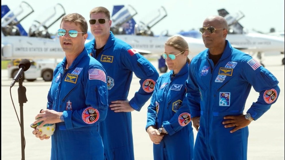 MIRAR: Tripulación Artemis II en una histórica misión lunar