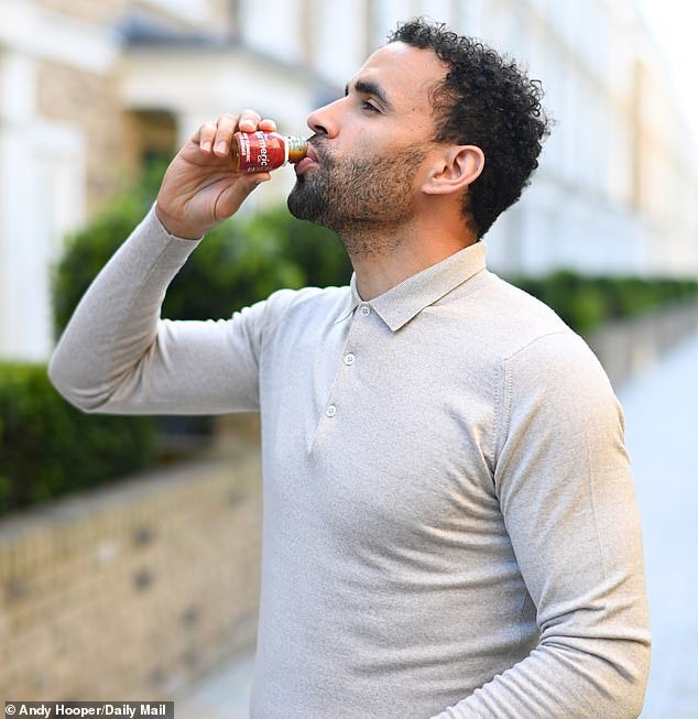 La ex estrella de la Premier League afirma que tiene la solución que le ahorrará al NHS £ 23 MIL MILLONES al año: el ex futbolista de Gales dirige un negocio destinado a prevenir los problemas que obstaculizaron su carrera.