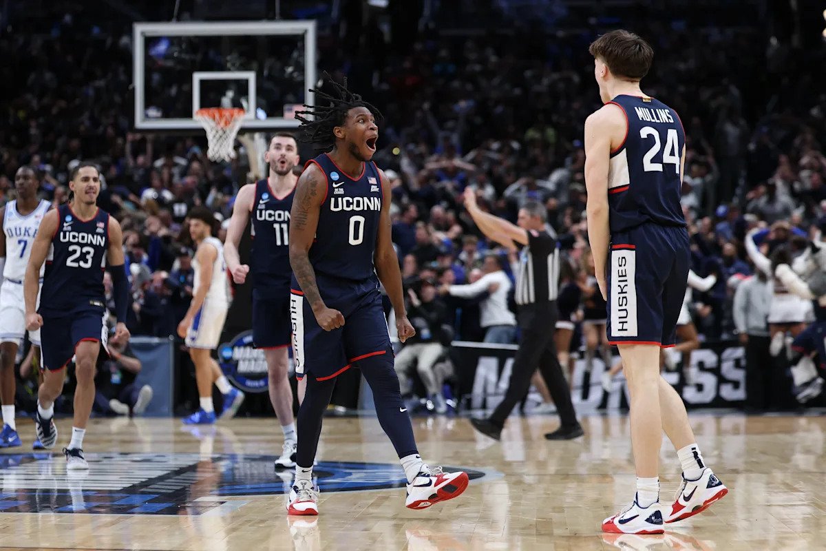 UConn sorprende a Duke con un impresionante triple de Braylon Mullins, un histórico rally de 19 puntos para avanzar a la Final Four
