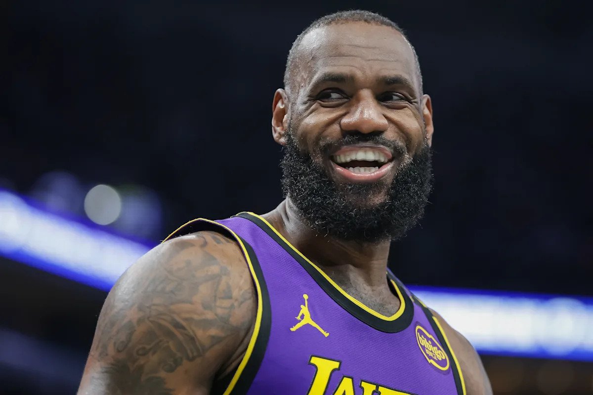 LeBron James iguala el récord de partidos de la NBA de Robert Parish