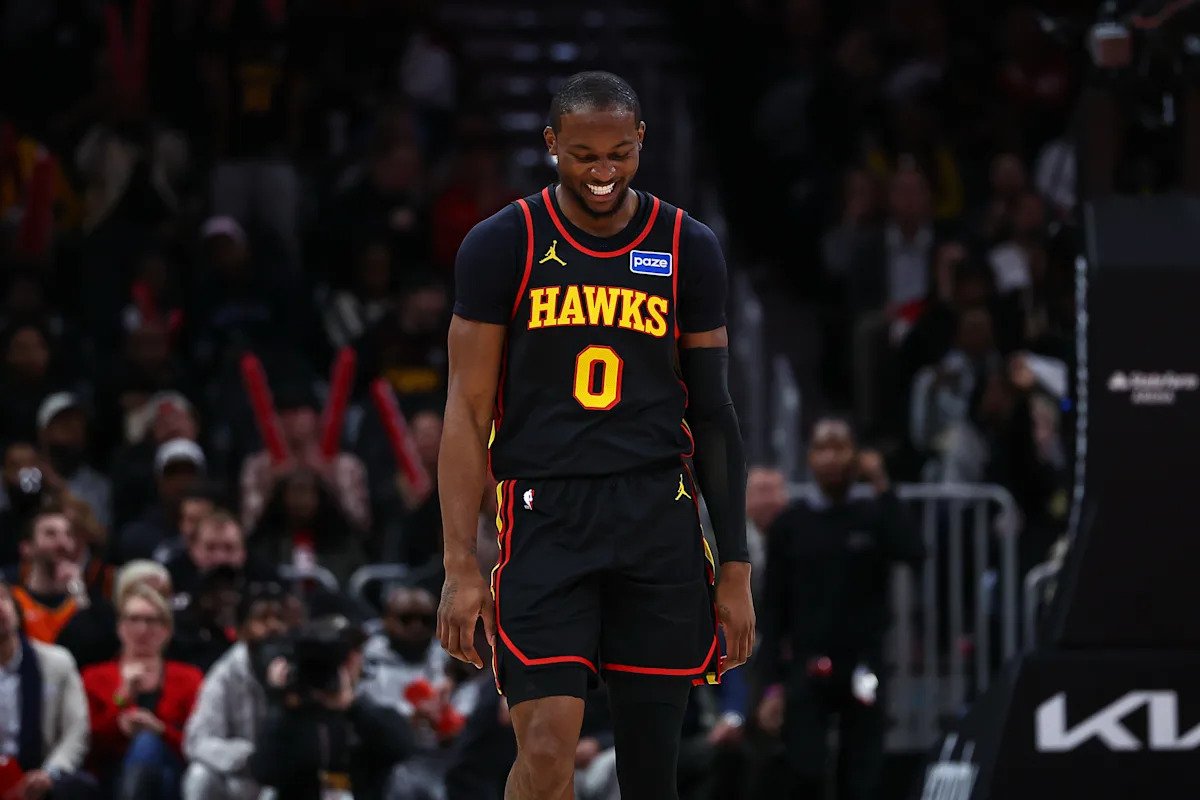 Jonathan Kuminga realiza un tiro de 74 pies, el octavo tiro más largo jamás realizado en la NBA, mientras los Hawks ganan por undécima temporada consecutiva.