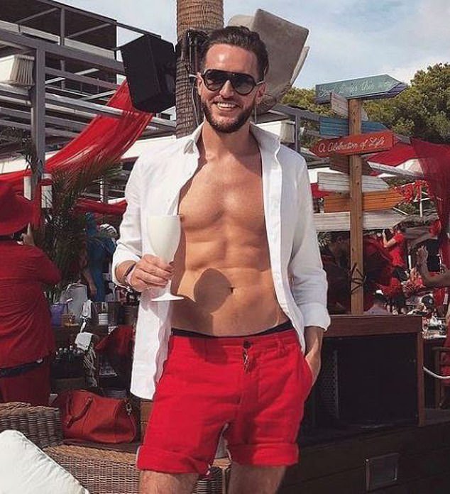 La casa que construyó OnlyFans: dentro de la extensa mansión de seis habitaciones de £ 2,4 millones del empresario tecnológico británico, después de que hizo su fortuna vendiendo una plataforma de contenido para adultos a un multimillonario solitario