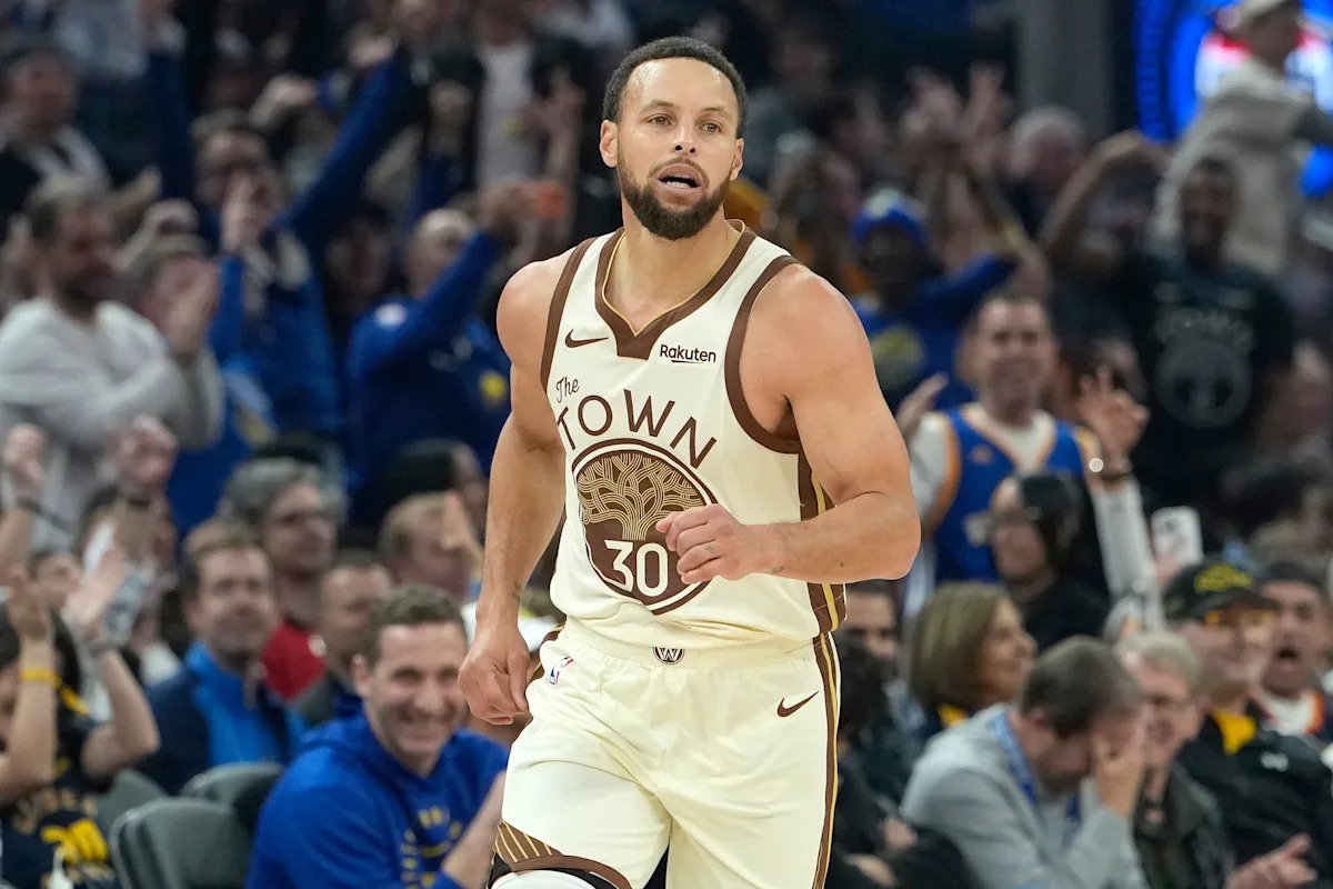 Steph Curry estará de baja al menos 10 días más
