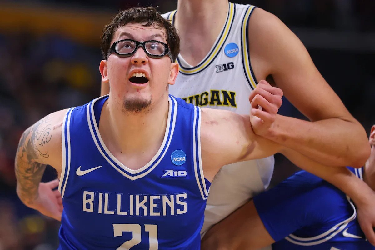 La leyenda del March Madness de Robbie Ávila termina con la derrota del Torneo de la NCAA de Saint Louis ante Michigan