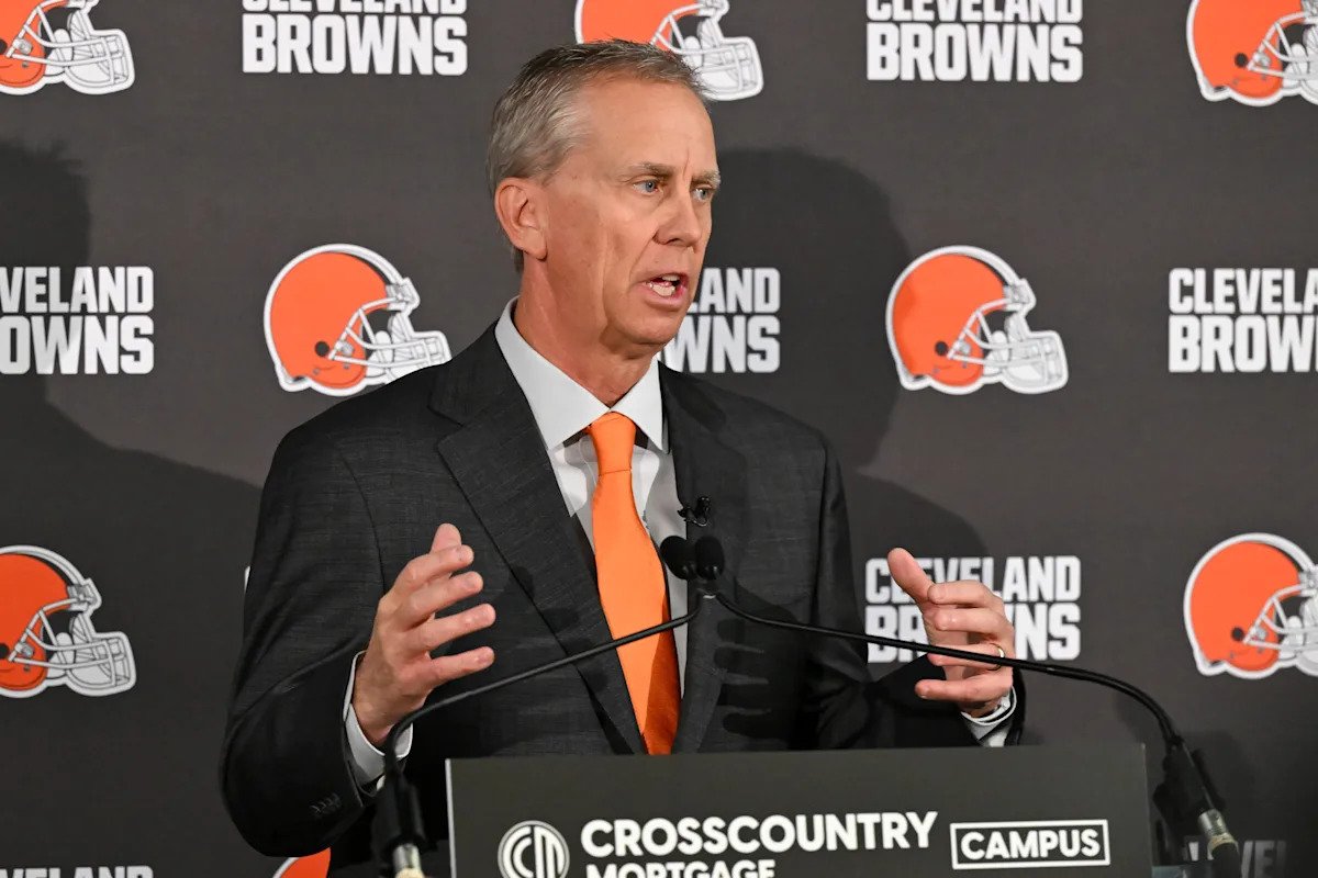 Browns HC Todd Monken no asistió a la sesión de fotos de los entrenadores de la NFL
