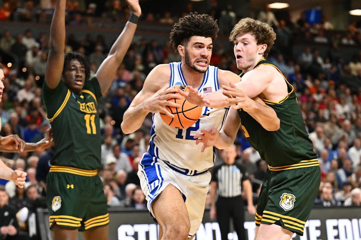 El No. 1 Duke supera un déficit de dos dígitos en el medio tiempo para evitar una gran sorpresa en el Torneo de la NCAA contra el No. 16 Siena
