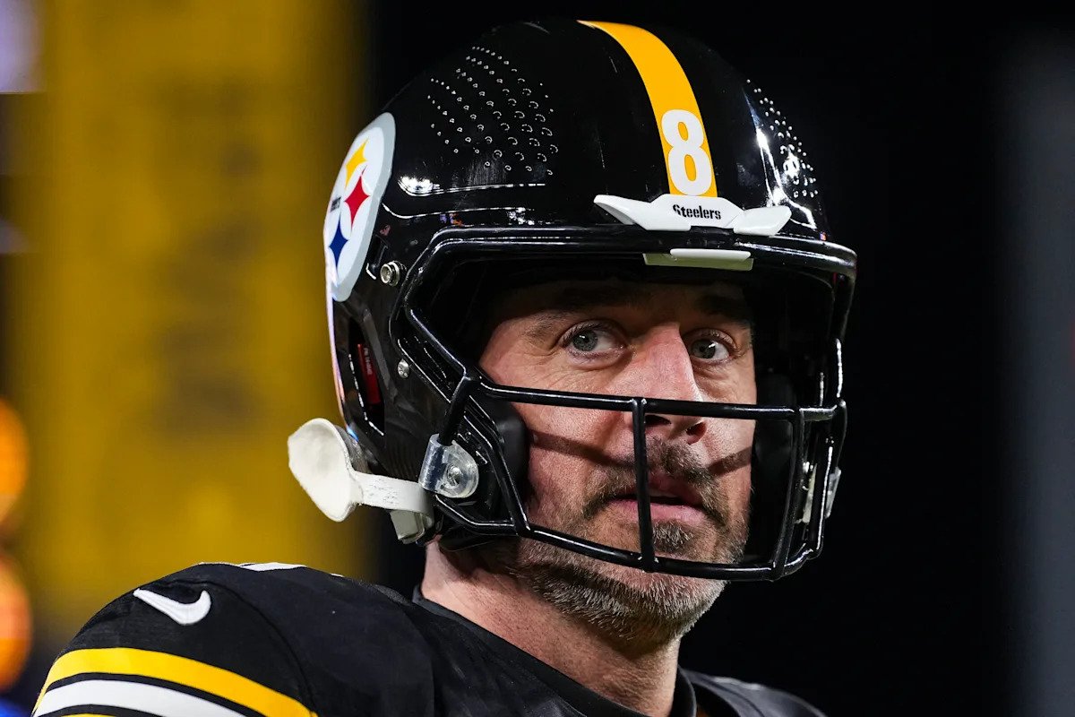 Aaron Rodgers dice que los Steelers no le han dado una fecha límite para tomar una decisión sobre si jugará en 2026
