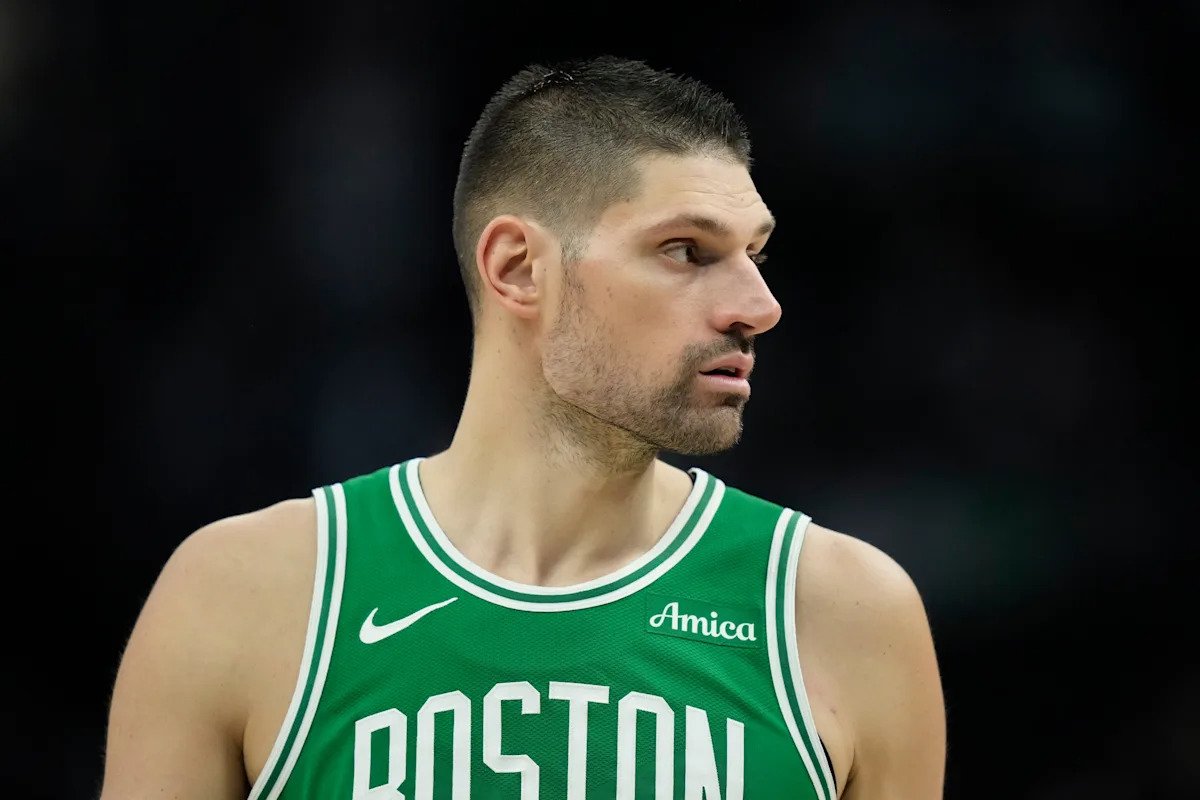 Se espera que el pívot de los Celtics, Nikola Vučević, se pierda un mes por una fractura en el dedo anular