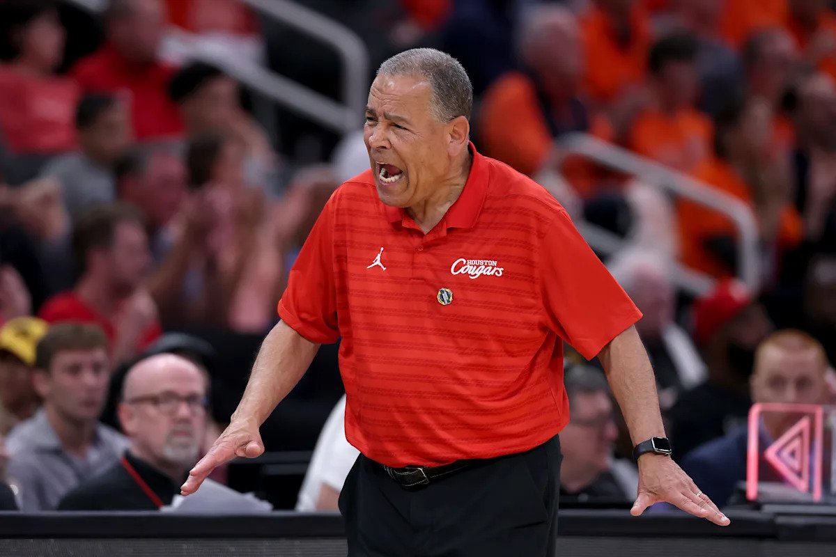 El No. 3 Illinois vence al No. 2 Houston en su propio juego para ganarse un lugar en el Elite 8 contra Iowa