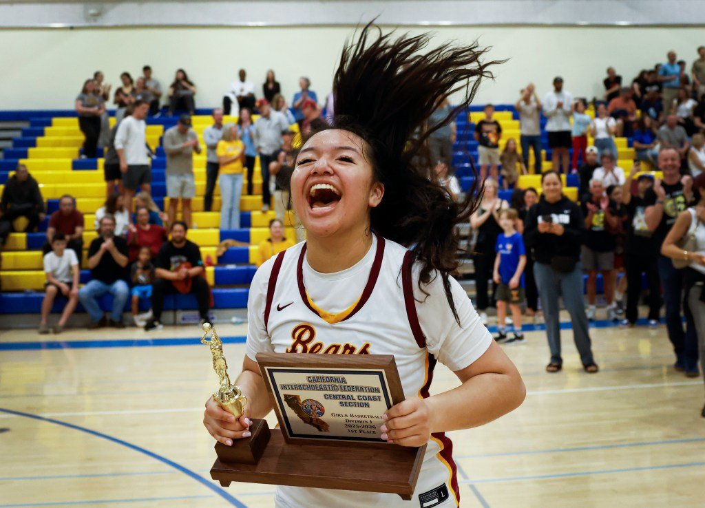 Guión de chicas de Menlo-Atherton, lideran a Los Gatos por el título CCS D1