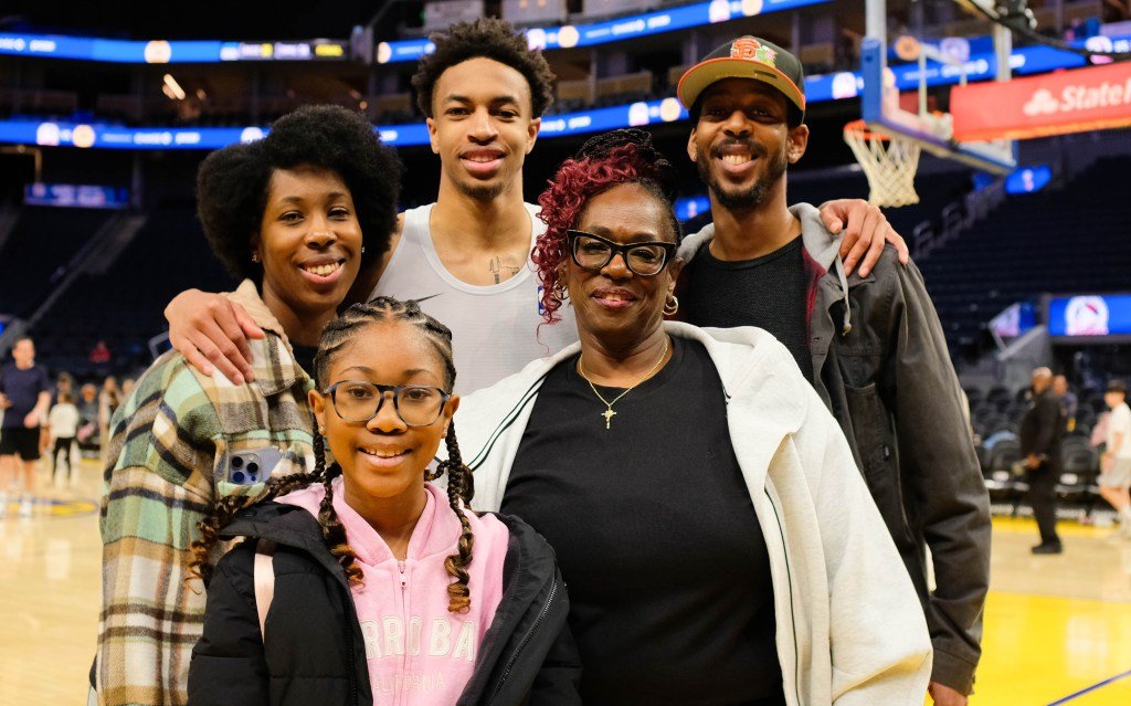 Chance McMillian juega para los Guerreros de Santa Cruz