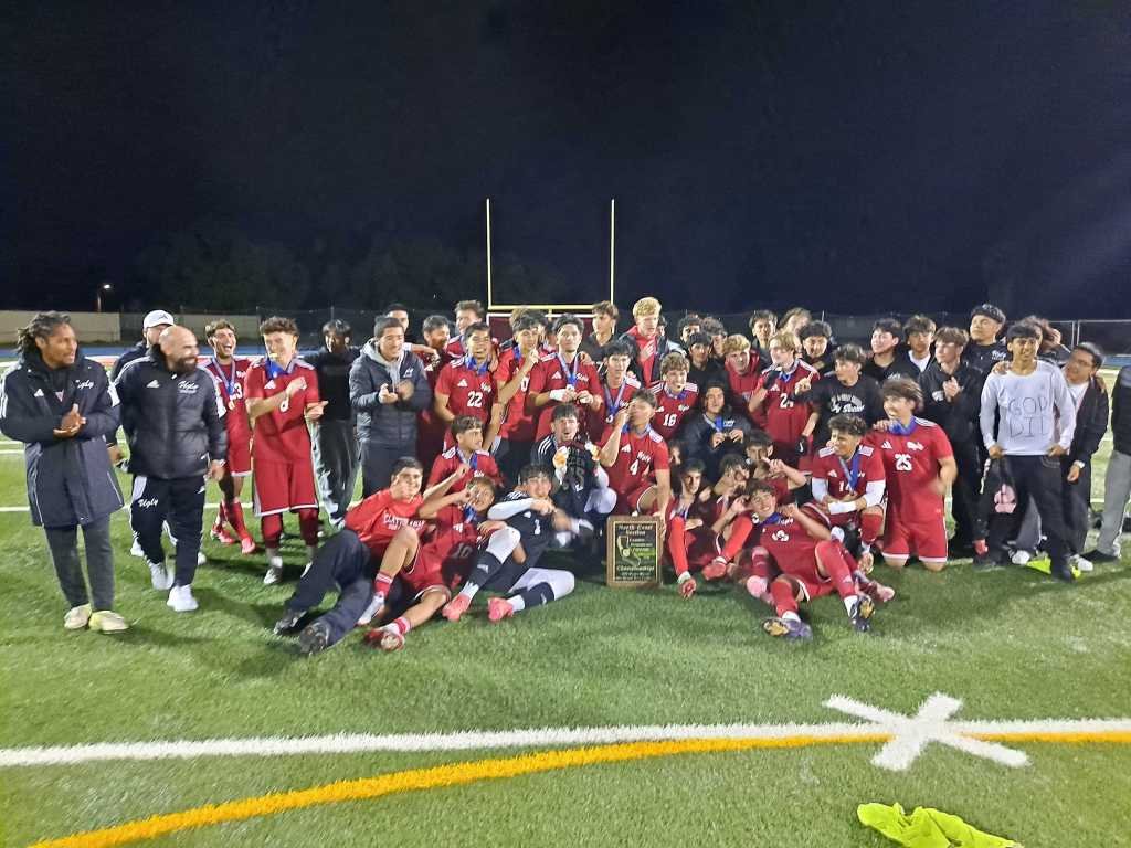 Clayton Valley Charter gana el primer título de fútbol masculino de NCS sobre Monte Vista