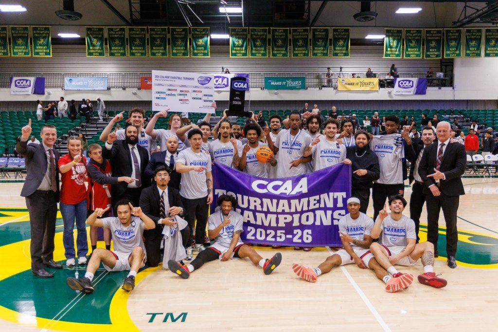 El invicto equipo de baloncesto masculino de Cal State East Bay hace historia y gana el torneo CCAA – The Mercury News