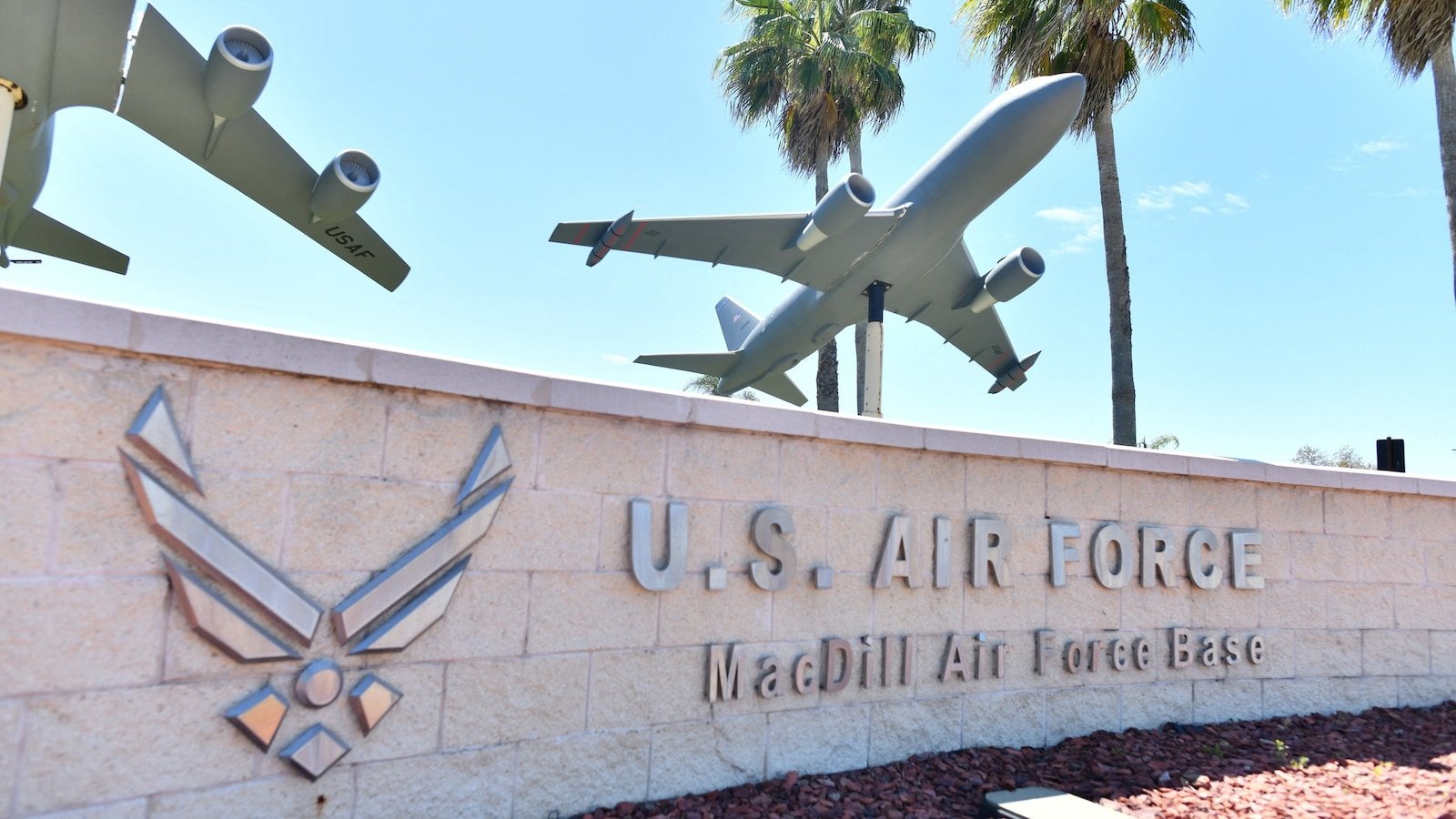 El FBI investiga un vídeo que se atribuye la autoría de un posible artefacto explosivo en la Base Aérea MacDill
