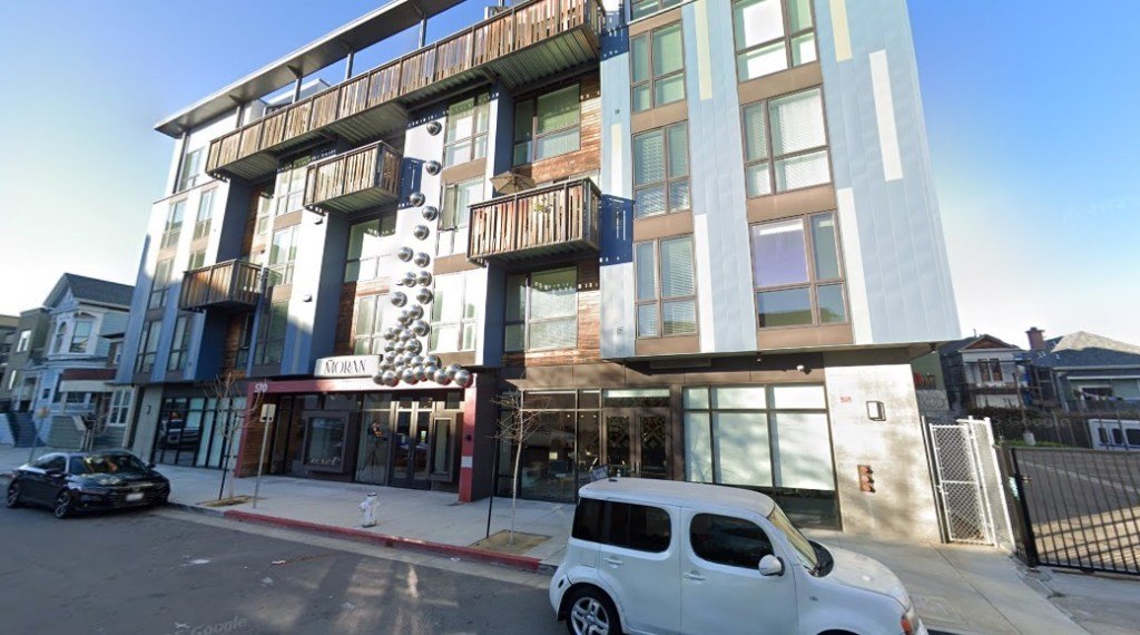 Dos centros de apartamentos de Oakland en el concurrido vecindario Uptown se enfrentan a una ejecución hipotecaria