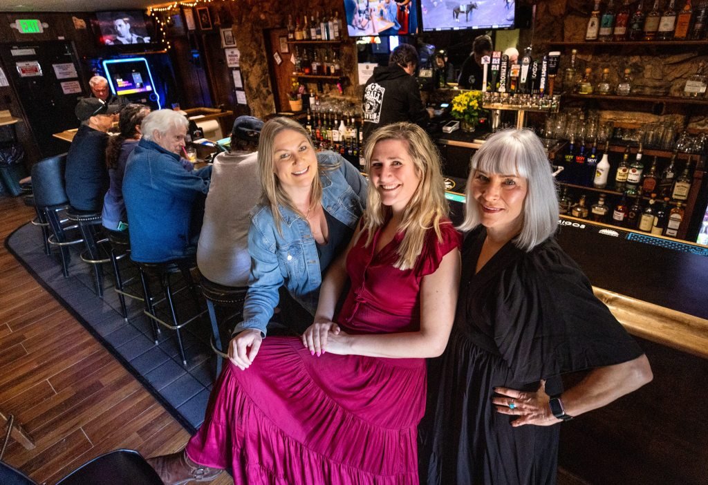 Las mujeres toman el control del histórico bar del condado de Sonoma y quieren recuperar Cotati Crawl – The Mercury News