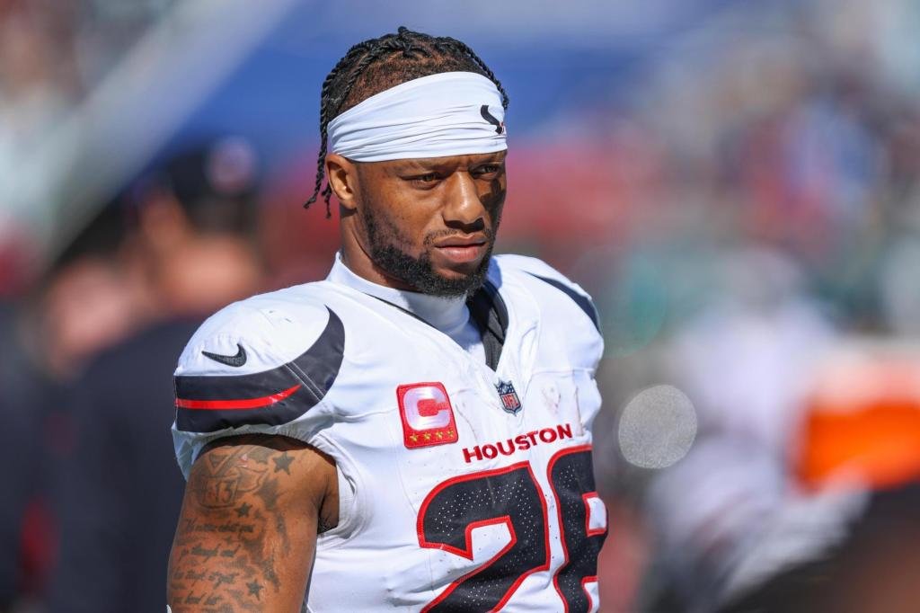 Los Houston Texans cortaron a Joe Mixon después de que una “extraña” lesión en el pie terminara su temporada – The Mercury News