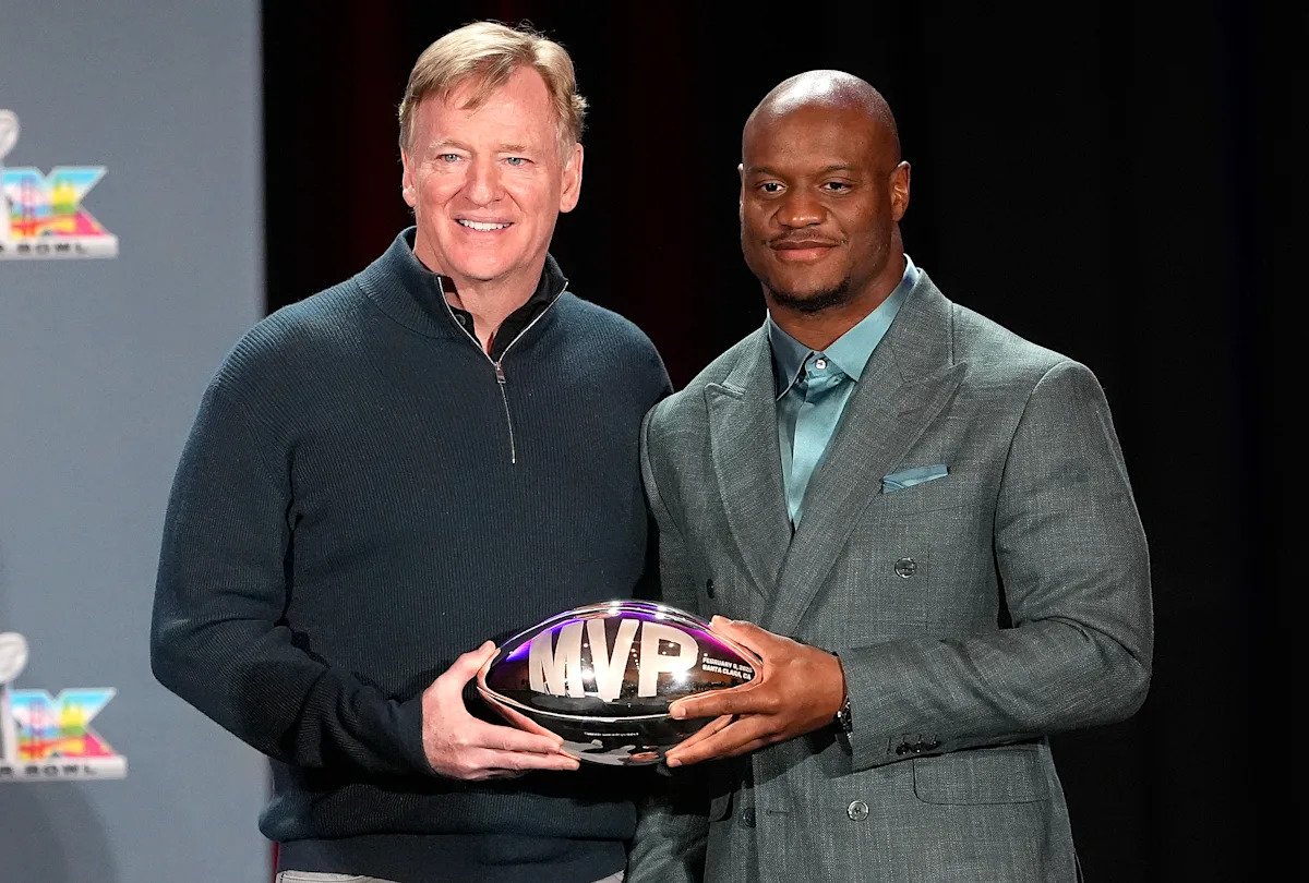 ¿El RB Kenneth Walker III recibirá un gran día de pago, gracias en parte a una clase suave del RB NFL Draft?